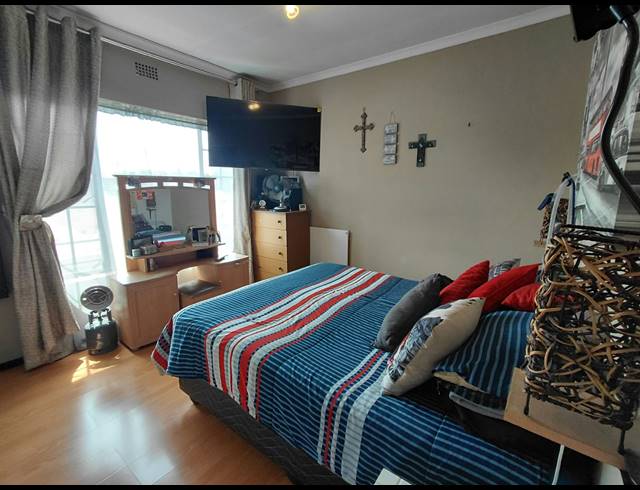2 BEDROOM SECTIONAL TITLE FOR SALE IN SONNEVELD